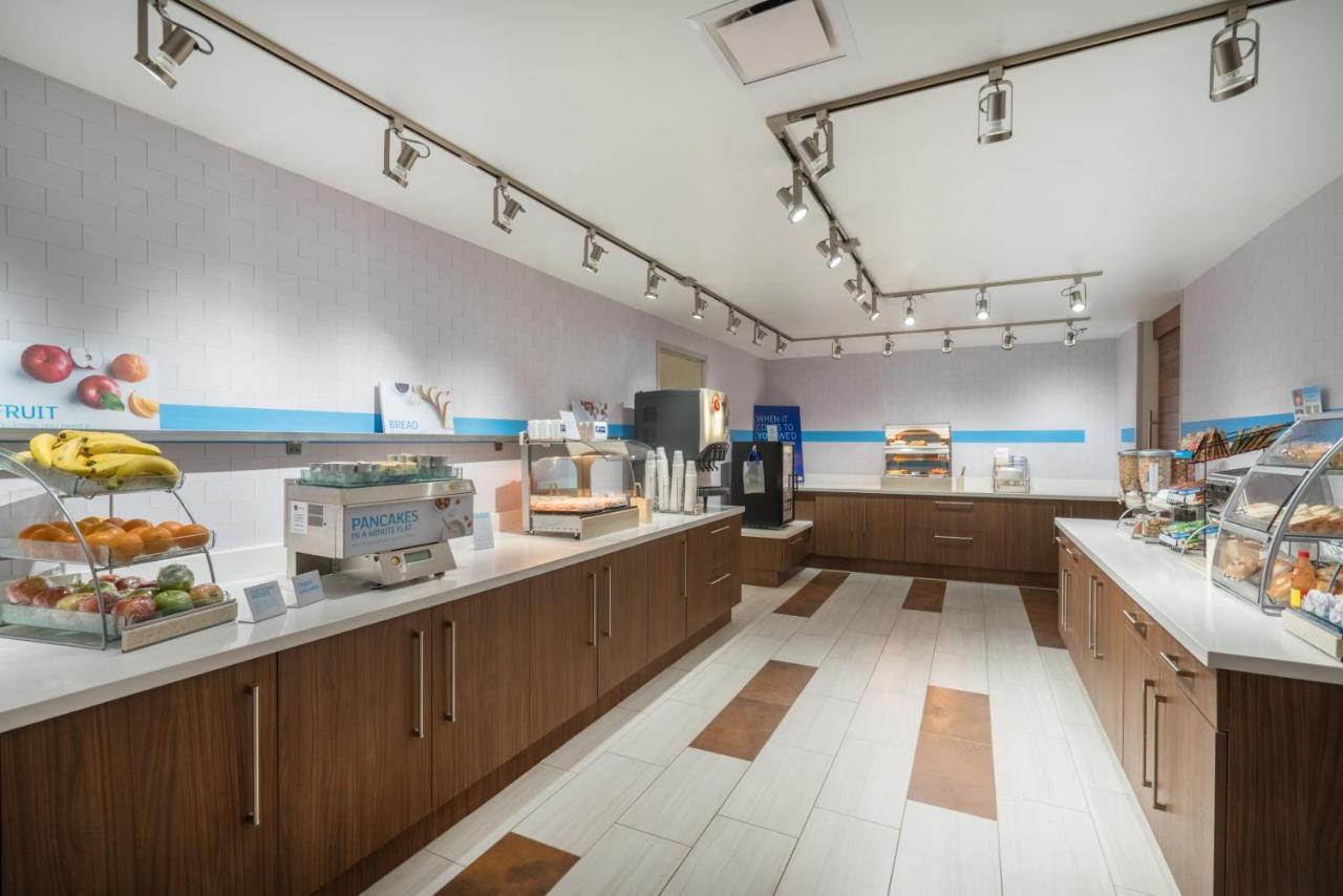 Holiday Inn Express Radcliff Fort Knox By Ihg Ngoại thất bức ảnh