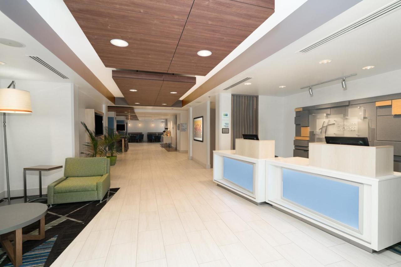 Holiday Inn Express Radcliff Fort Knox By Ihg Ngoại thất bức ảnh