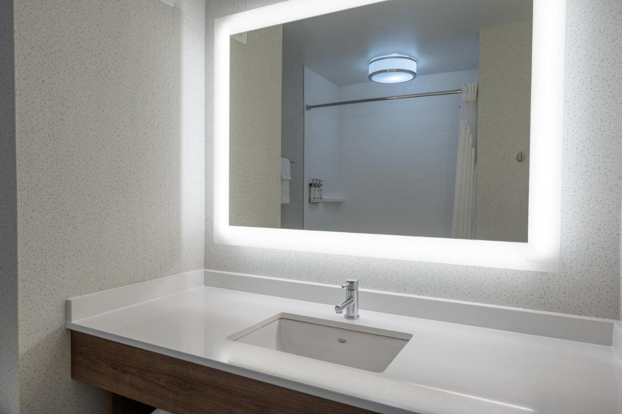 Holiday Inn Express Radcliff Fort Knox By Ihg Ngoại thất bức ảnh
