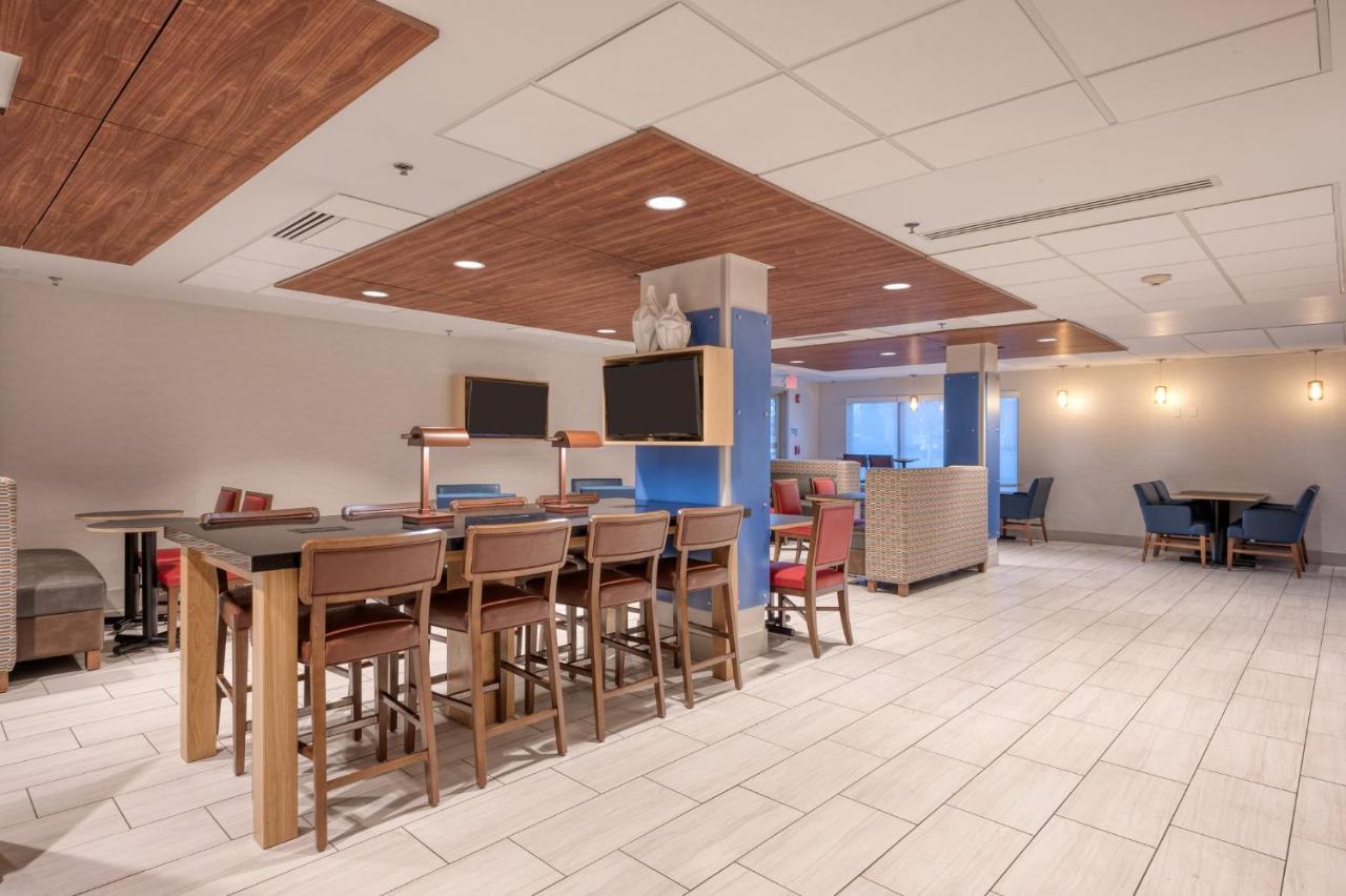 Holiday Inn Express Radcliff Fort Knox By Ihg Ngoại thất bức ảnh