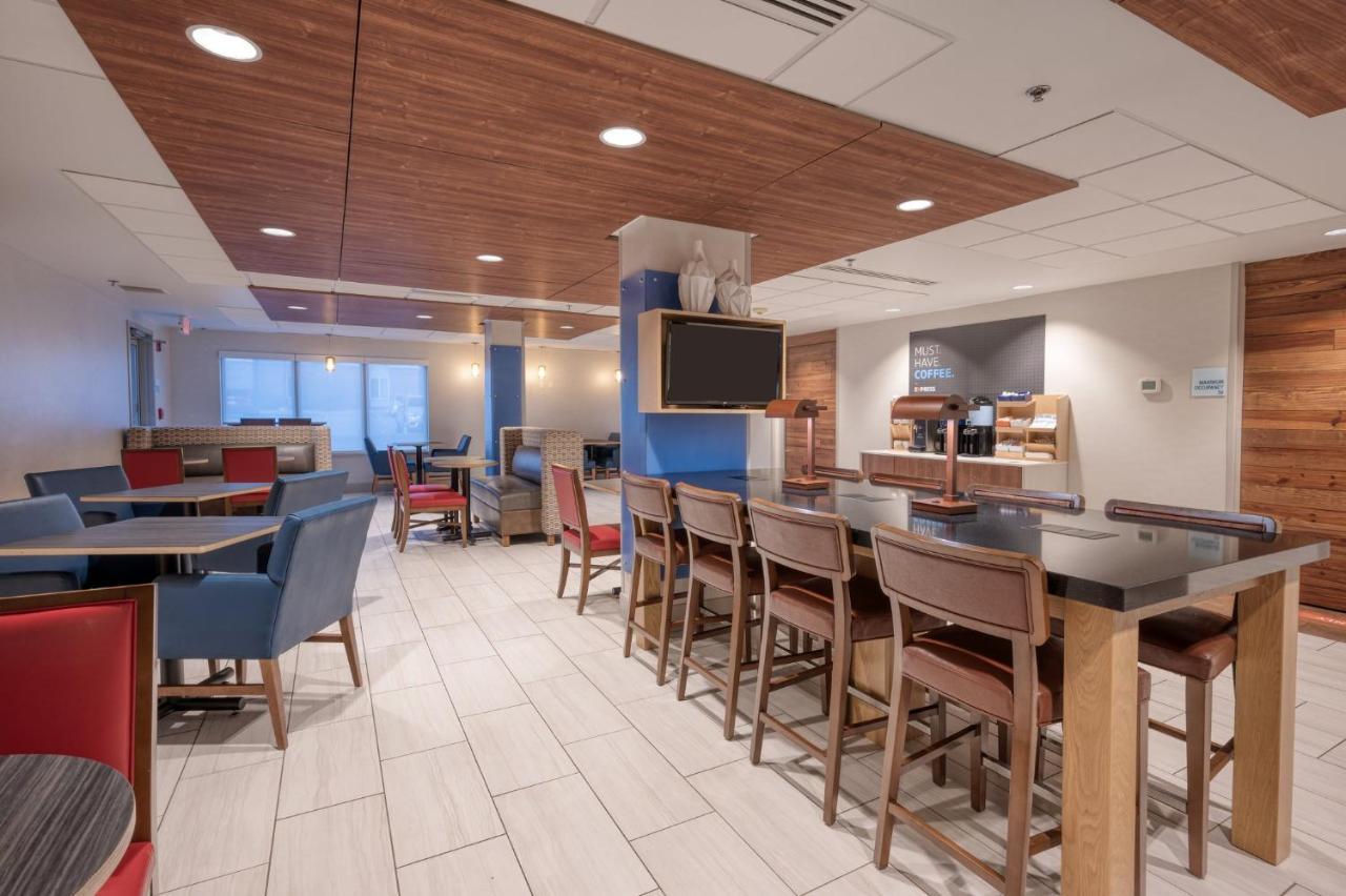 Holiday Inn Express Radcliff Fort Knox By Ihg Ngoại thất bức ảnh