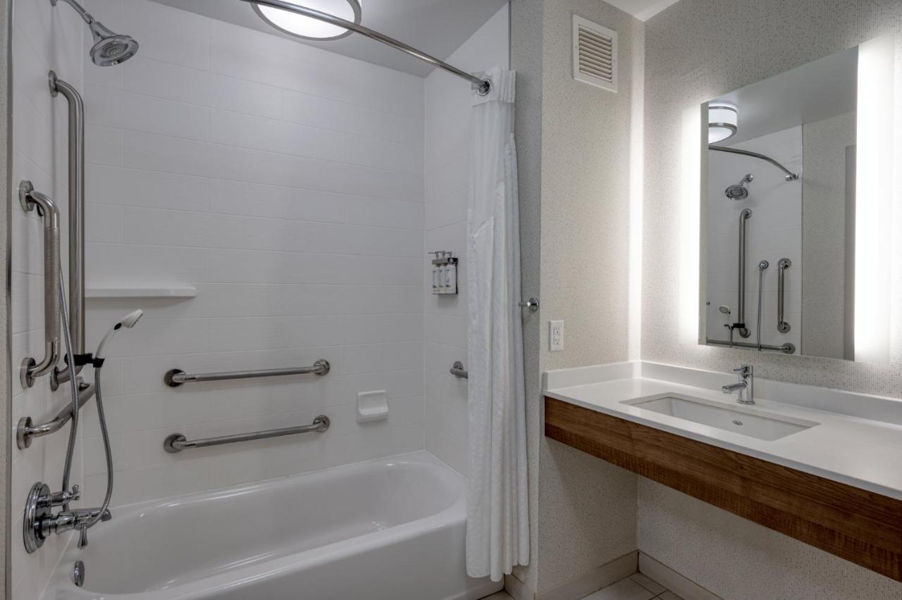 Holiday Inn Express Radcliff Fort Knox By Ihg Ngoại thất bức ảnh